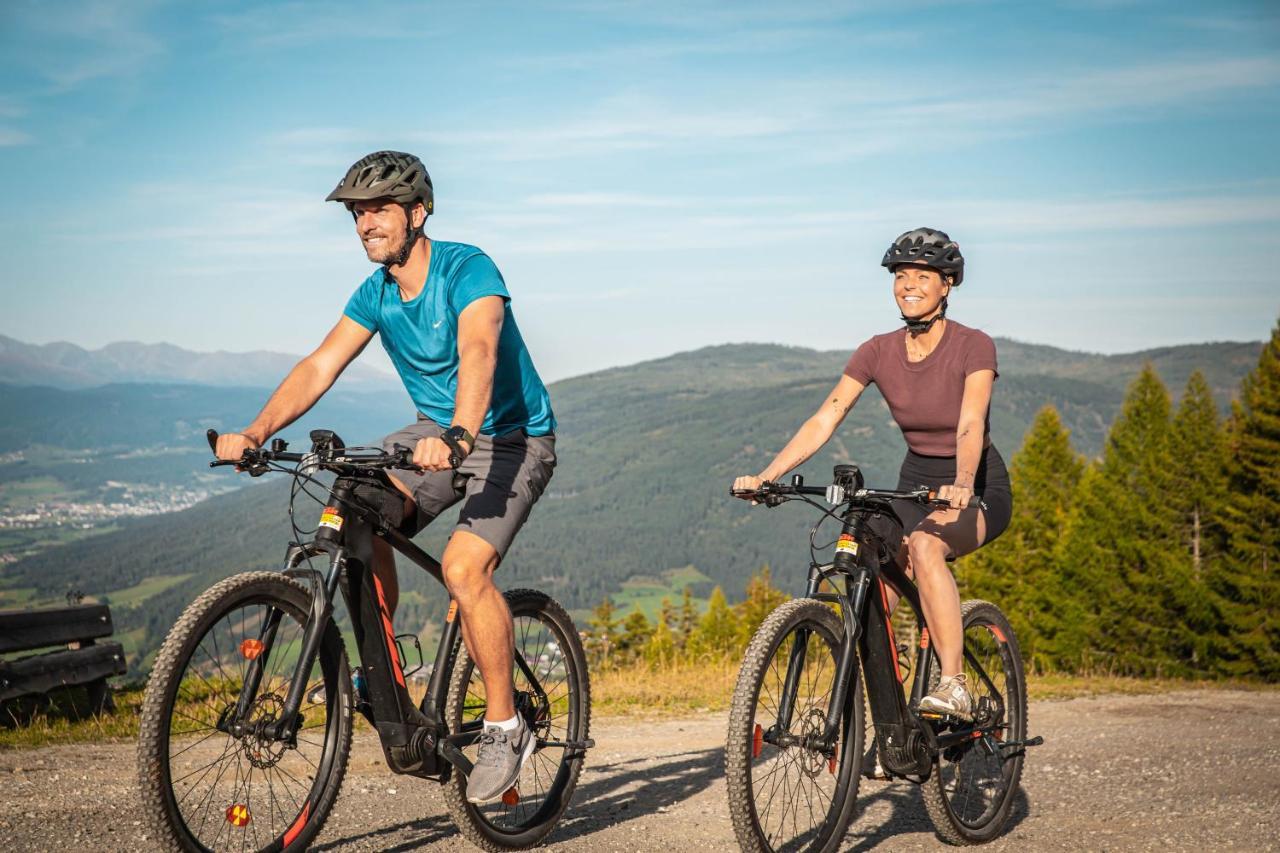 Grizzly Sport & Motorrad Resort Sankt Margarethen im Lungau Bagian luar foto