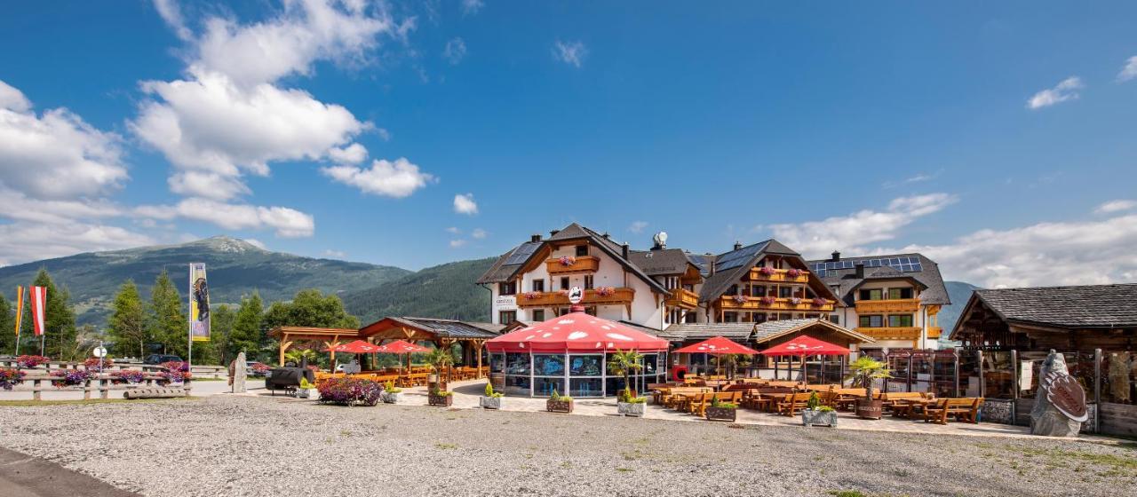 Grizzly Sport & Motorrad Resort Sankt Margarethen im Lungau Bagian luar foto