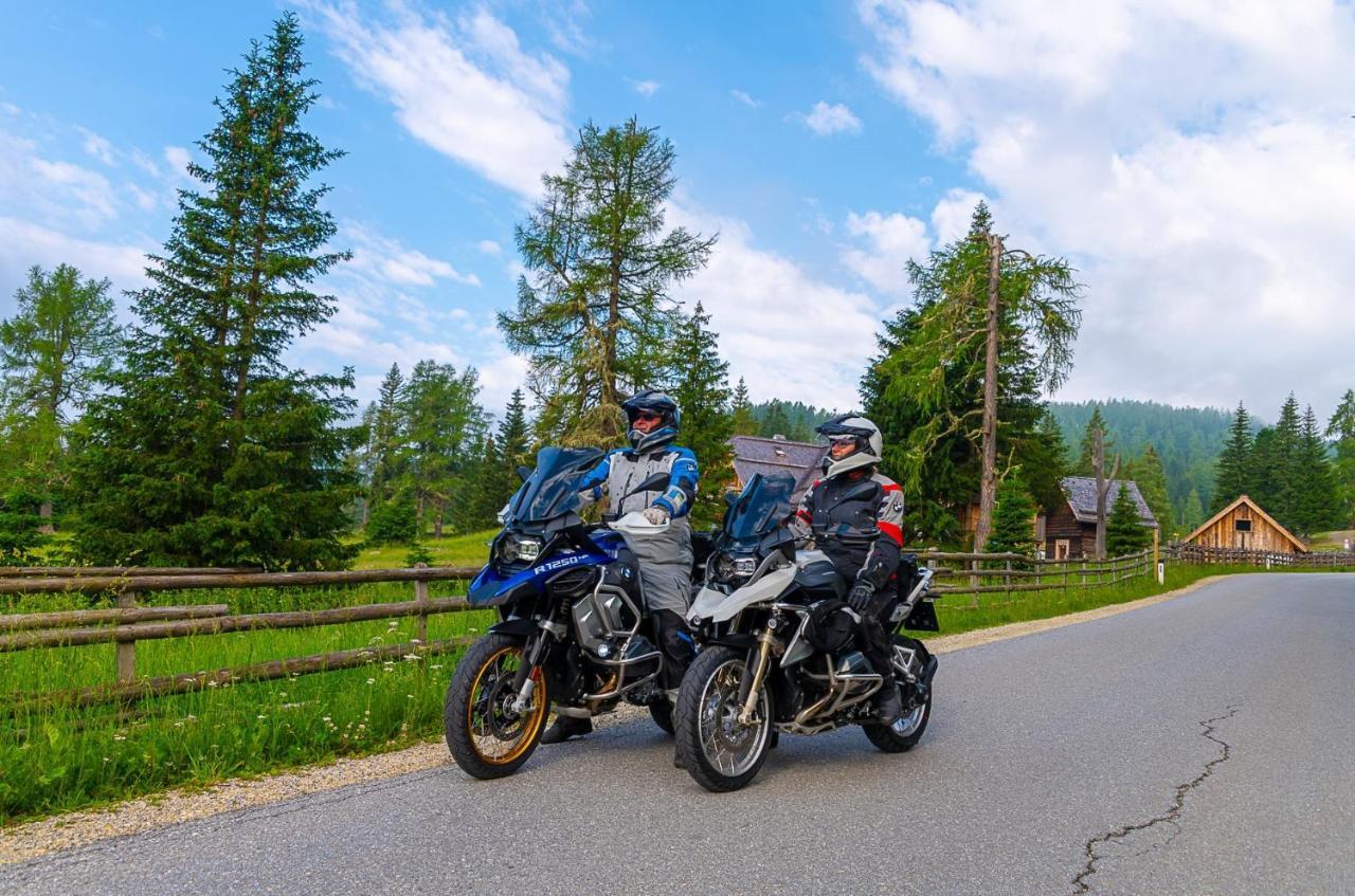 Grizzly Sport & Motorrad Resort Sankt Margarethen im Lungau Bagian luar foto