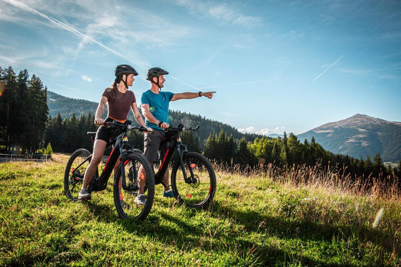 Grizzly Sport & Motorrad Resort Sankt Margarethen im Lungau Bagian luar foto