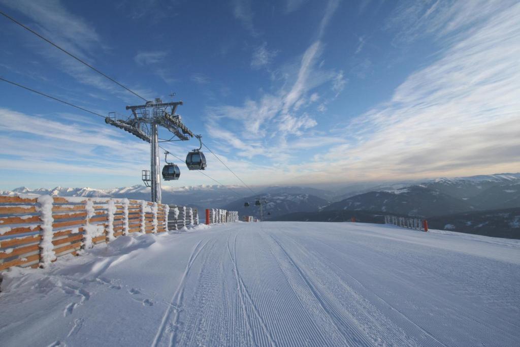 Grizzly Sport & Motorrad Resort Sankt Margarethen im Lungau Bagian luar foto