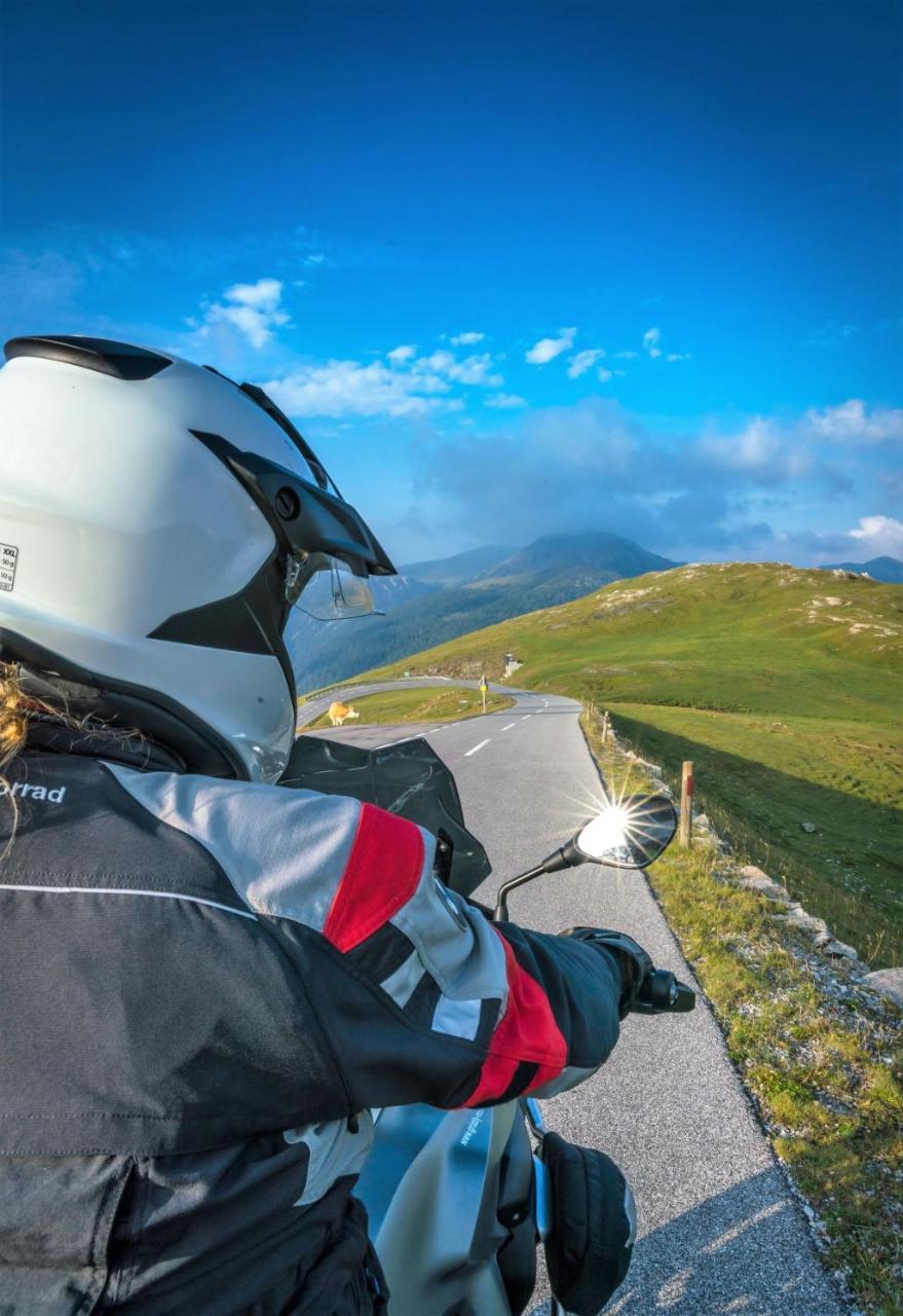 Grizzly Sport & Motorrad Resort Sankt Margarethen im Lungau Bagian luar foto