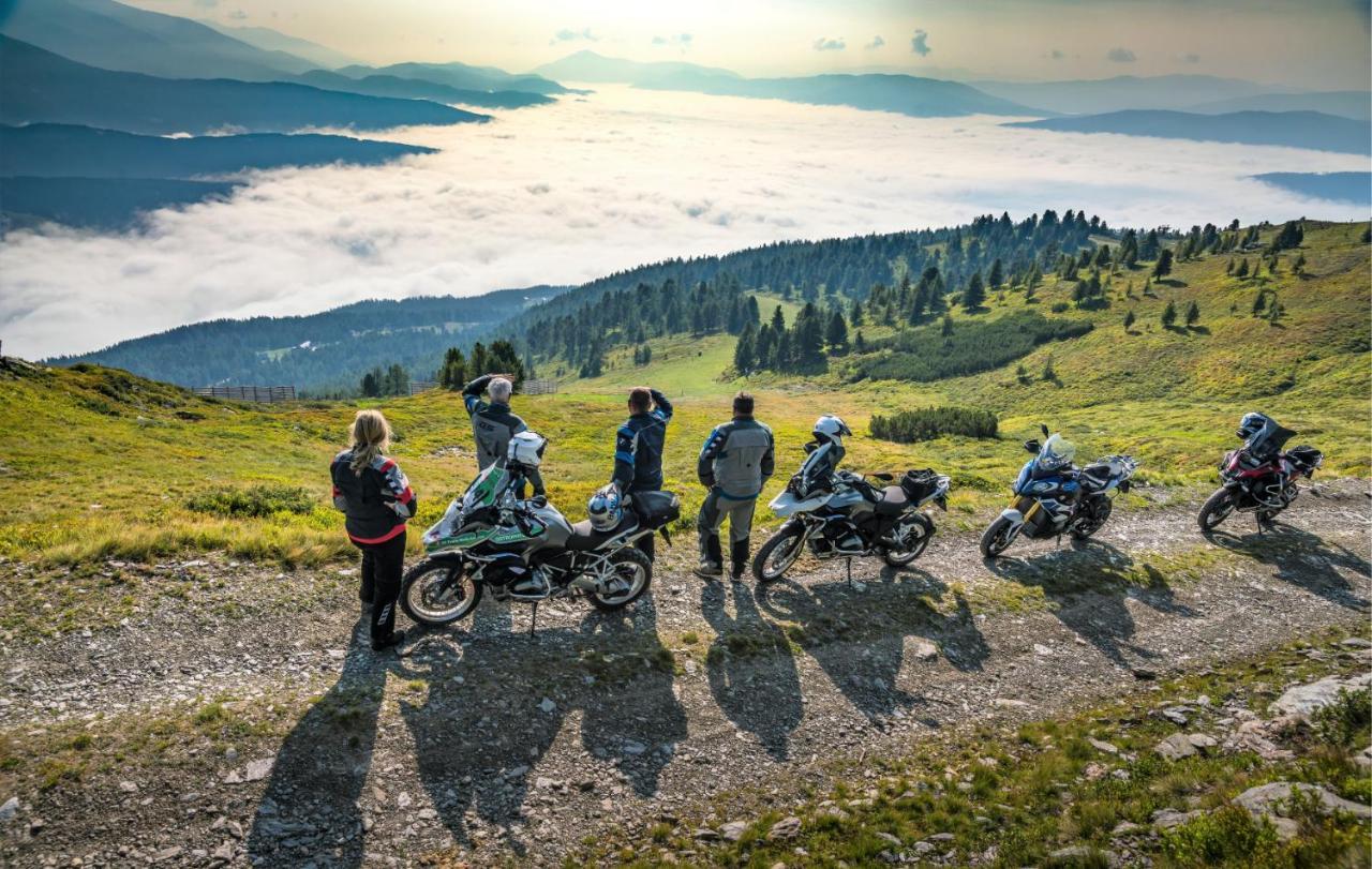 Grizzly Sport & Motorrad Resort Sankt Margarethen im Lungau Bagian luar foto